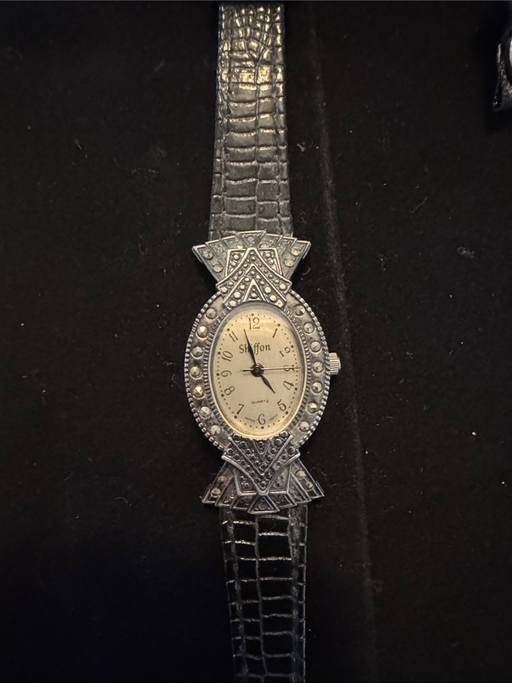 Vintage Silver Shiffon Women's Bracelet Watch - Silver leather straps